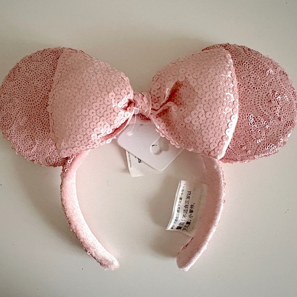 Disney Accessories - Millennial Pink Minnie Ears - NWT